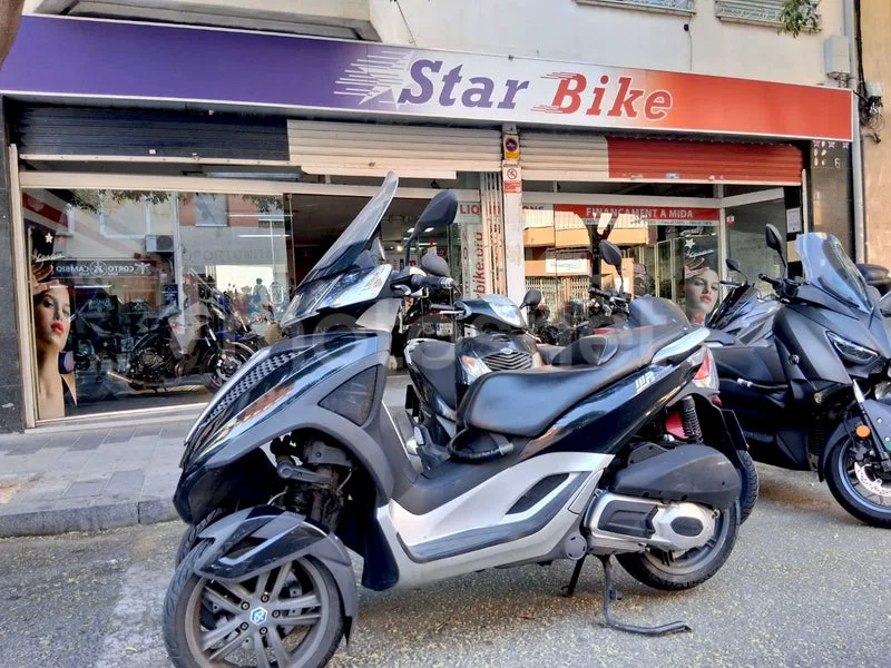 Piaggio MP3 Yourban 300 1980 € 2013 Barcelona - 1