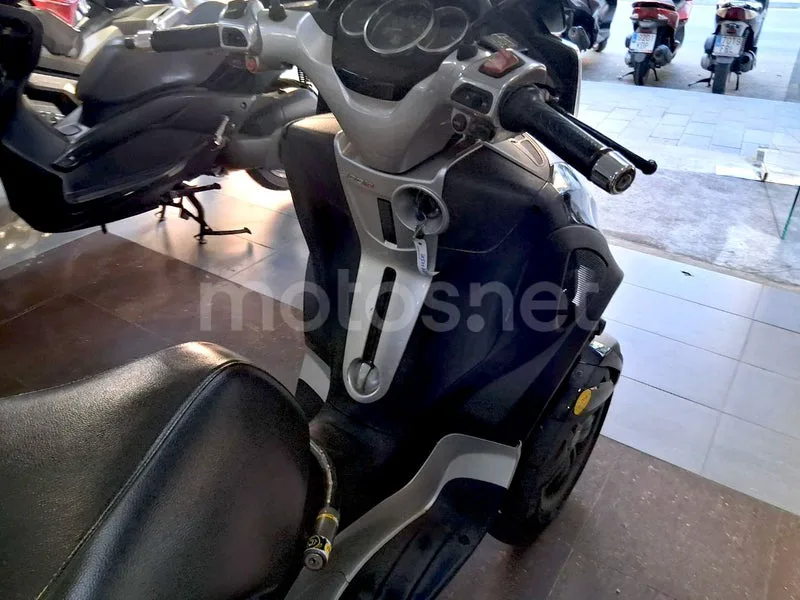 Piaggio MP3 Yourban 300 - Vista 18