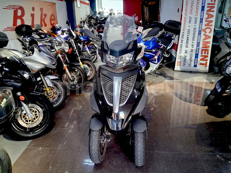 Piaggio MP3 Yourban 300 - Vista 4
