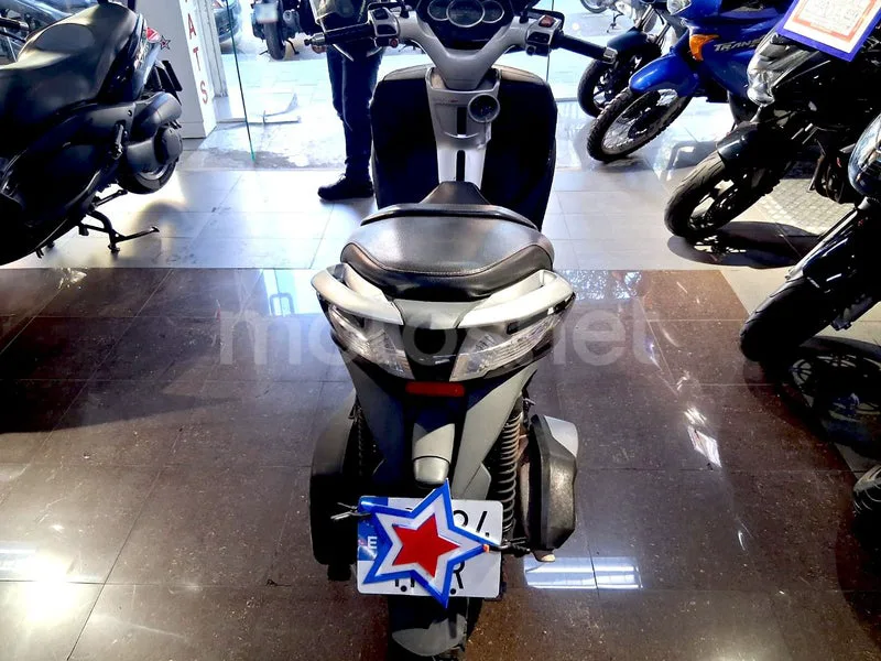 Piaggio MP3 Yourban 300 - Vista 5