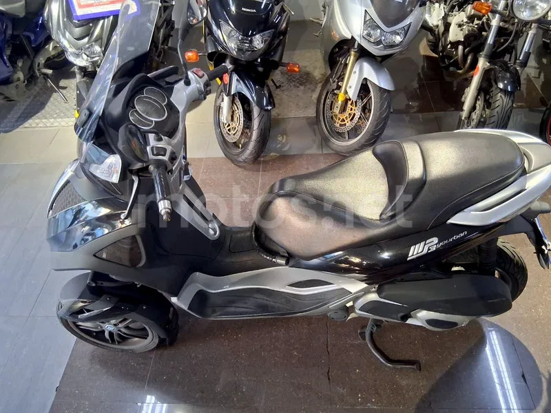 Piaggio MP3 Yourban 300 - Vista 10
