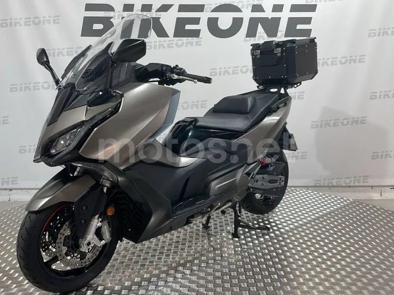 Kymco AK 550 - Vista 3