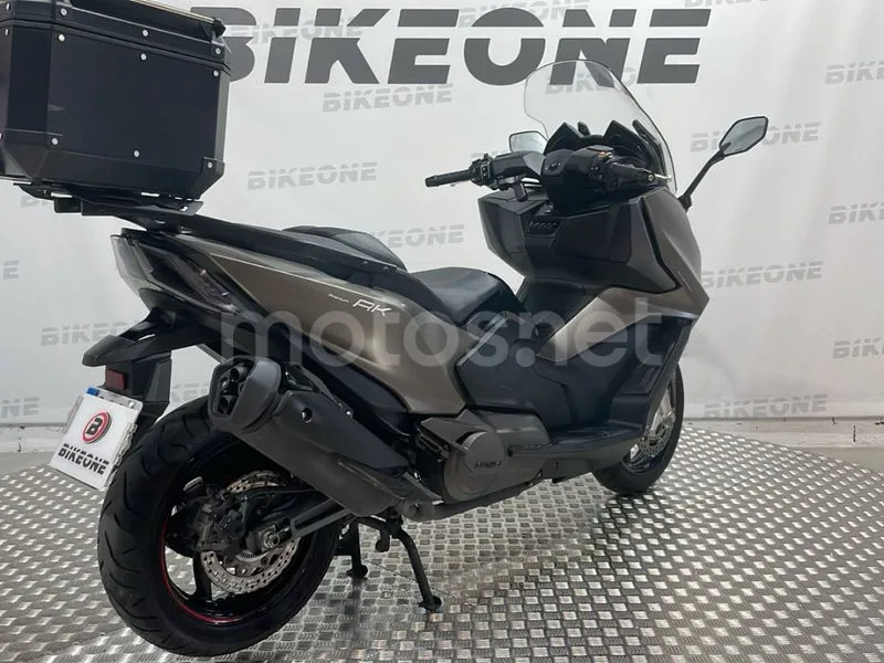 Kymco AK 550 - Vista 8
