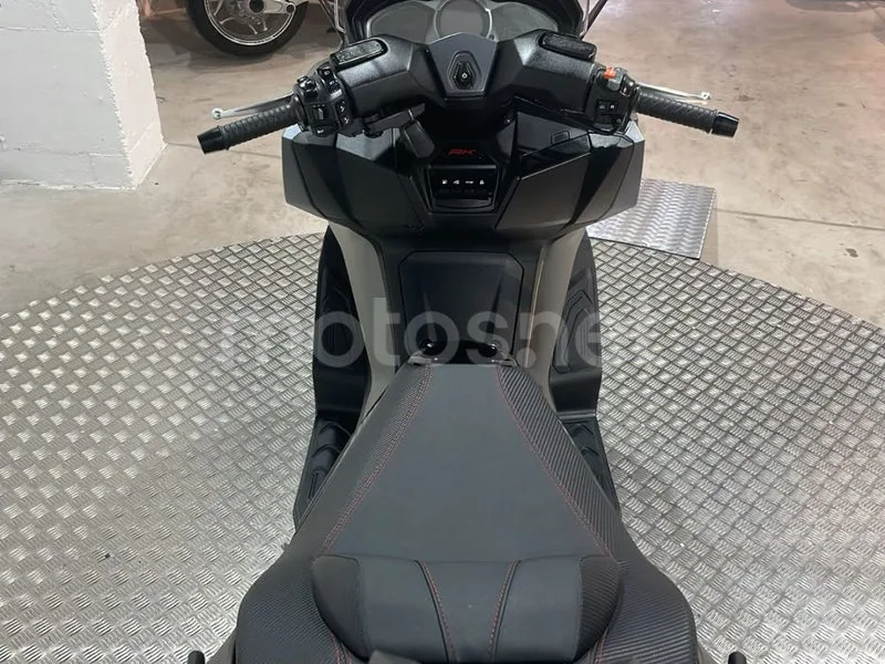 Kymco AK 550 - Vista 9