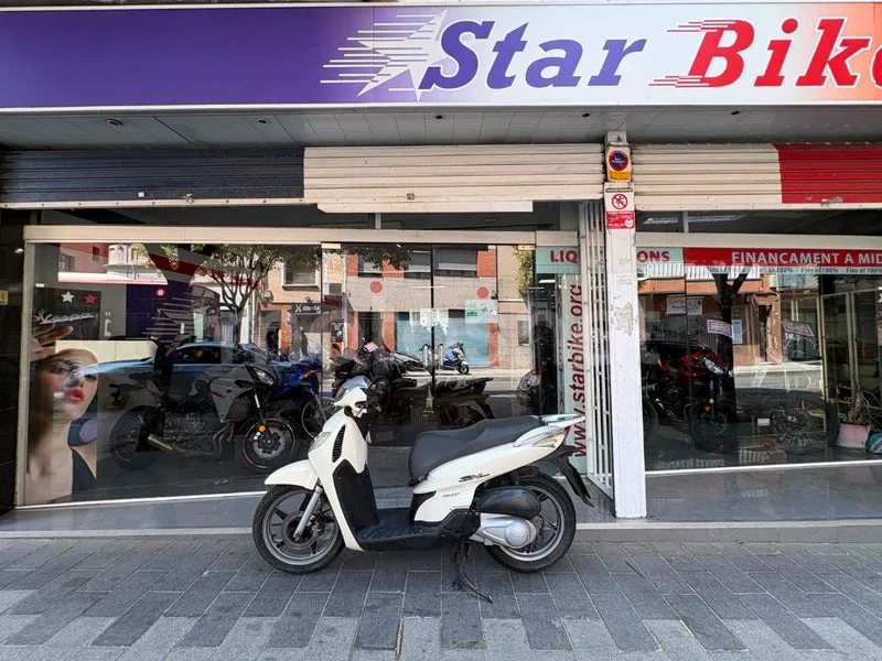 Honda SH125i 1290 € 2007 Barcelona - 1