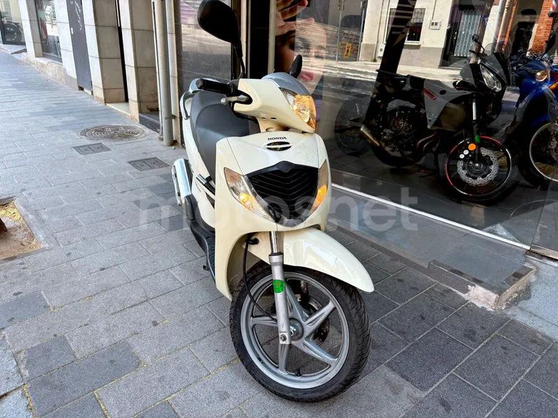 Honda SH125i 1290 € 2007 Barcelona - 2