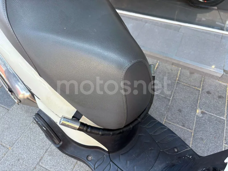 Honda SH125i - Vista 12