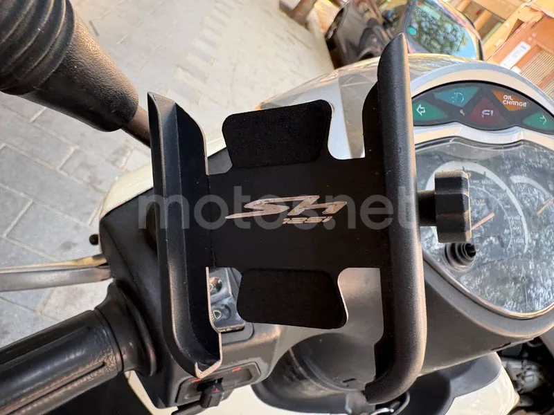 Honda SH125i - Vista 13