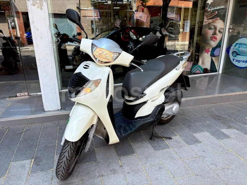 Honda SH125i - Vista 4