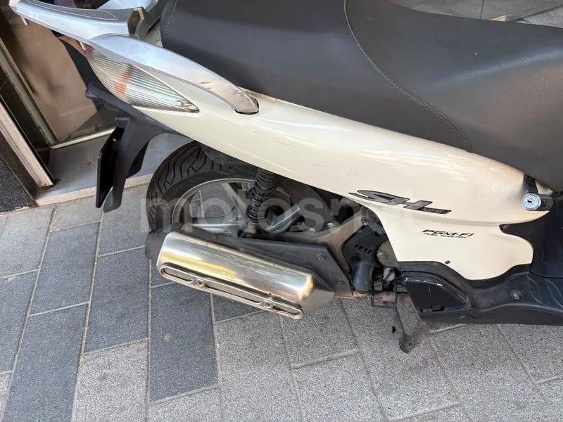 Honda SH125i - Vista 10