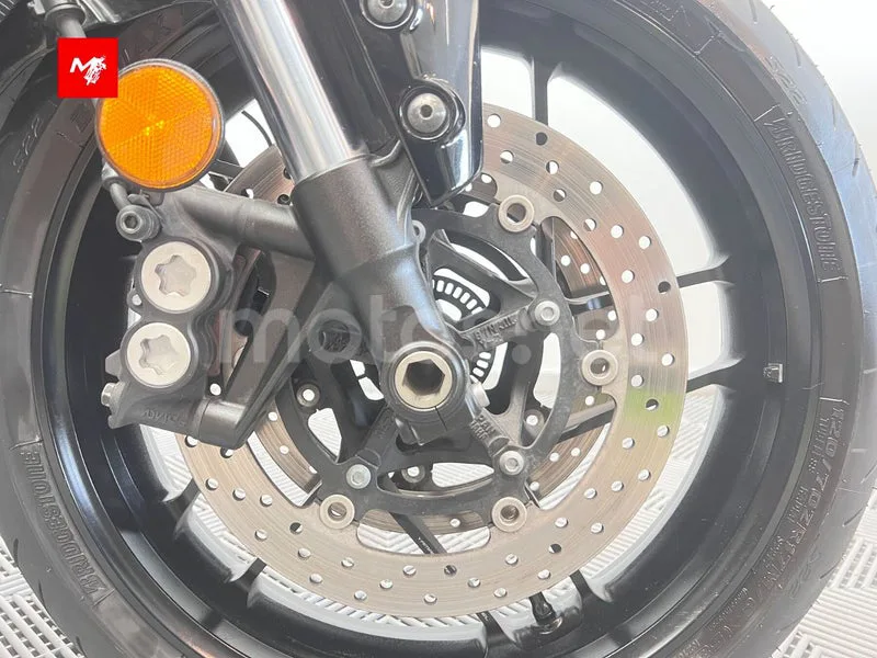 Yamaha XSR900 - Vista 6