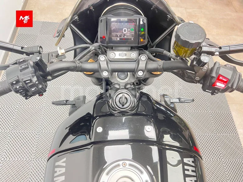 Yamaha XSR900 - Vista 7