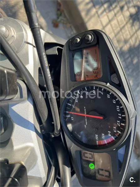 Suzuki GSR600 - Vista 8