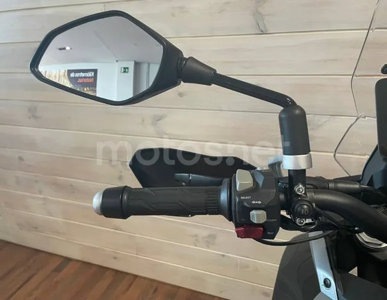 QJ Motor SRT 600 SX - Vista 11