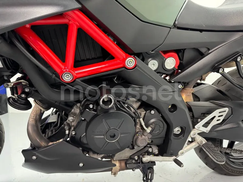 Aprilia Shiver 900 - Vista 16