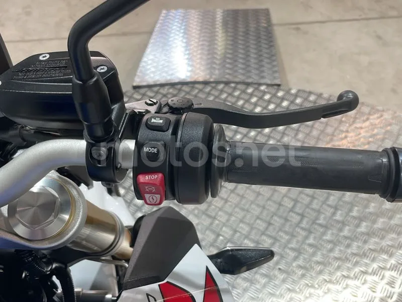 BMW F 900 R - Vista 11