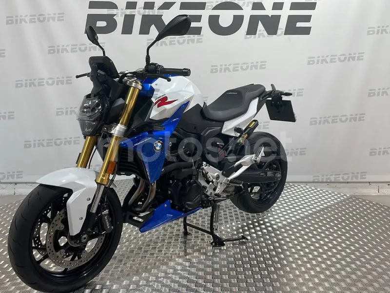BMW F 900 R - Vista 3