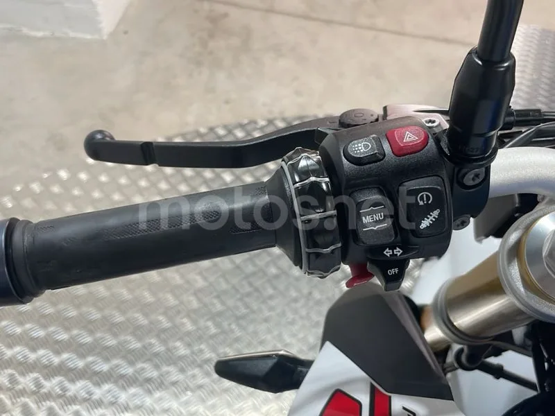 BMW F 900 R - Vista 10