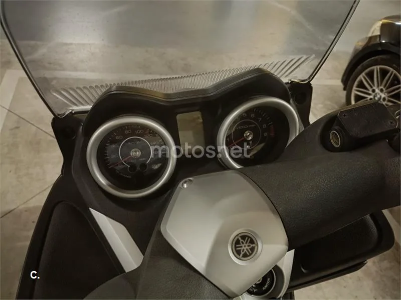 Yamaha XMAX 250 - Vista 8