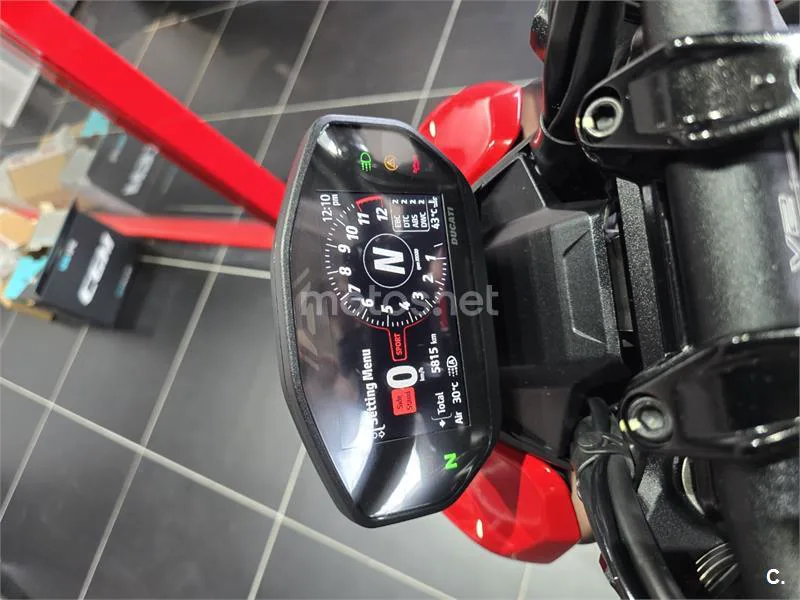 Ducati Streetfighter V2 - Vista 4