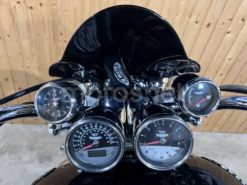 Triumph Rocket 3 - Vista 19