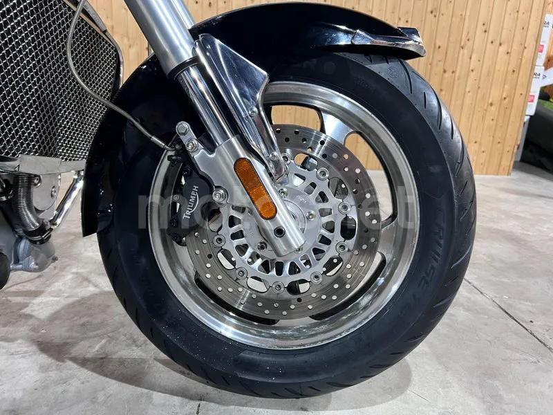 Triumph Rocket 3 - Vista 34