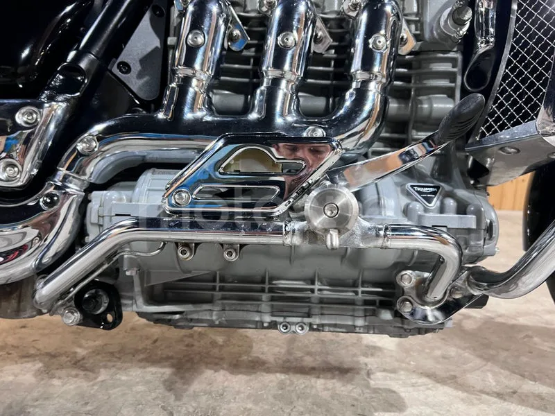 Triumph Rocket 3 - Vista 44