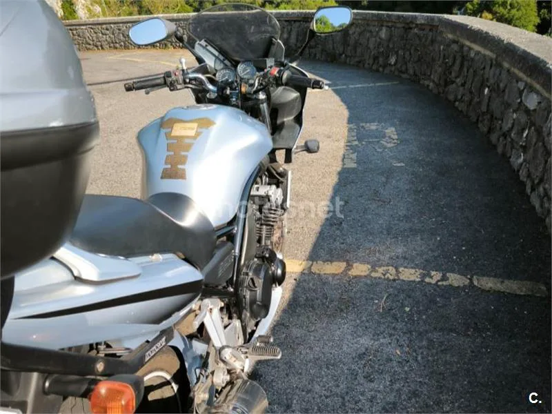 Yamaha FZS600 Fazer - Vista 3