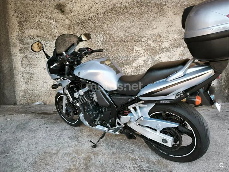 Yamaha FZS600 Fazer - Vista 4