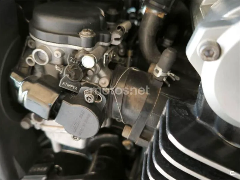 Yamaha FZS600 Fazer - Vista 8