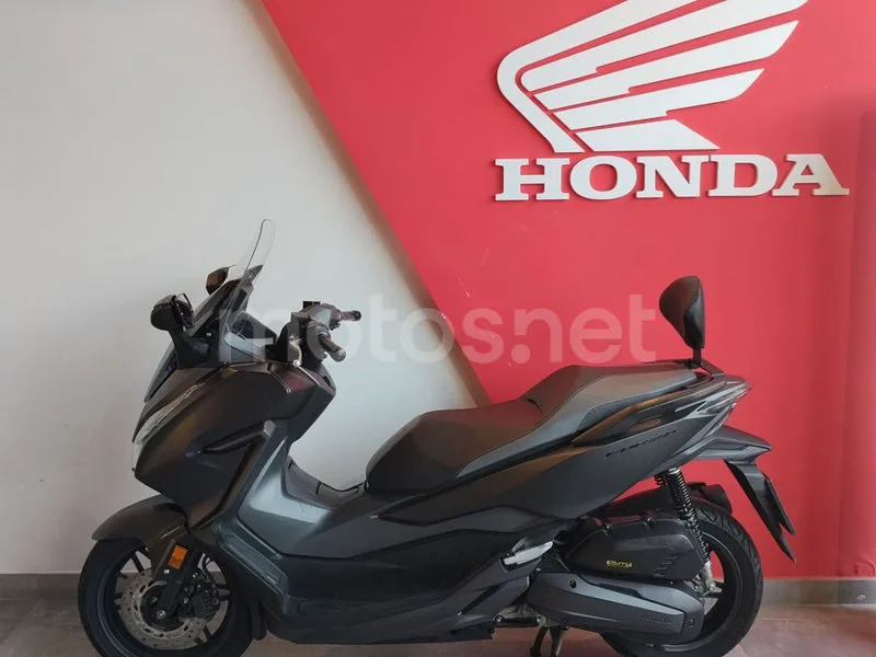 Honda Forza 125 - Vista 4