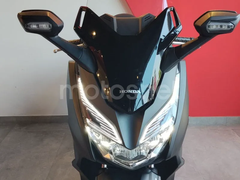 Honda Forza 125 - Vista 6