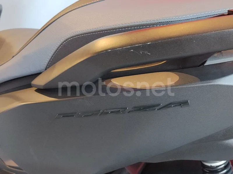 Honda Forza 125 - Vista 7