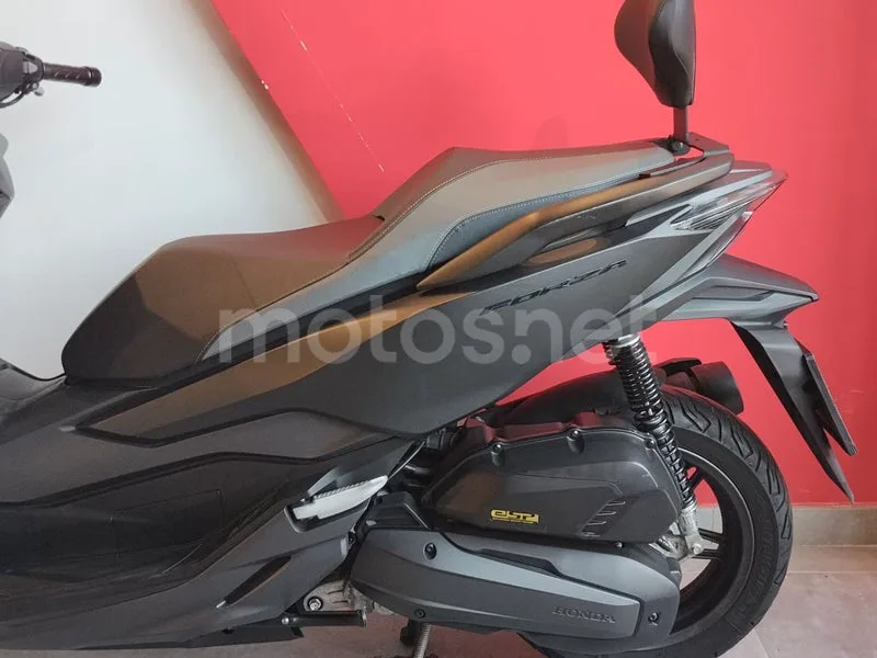 Honda Forza 125 - Vista 9