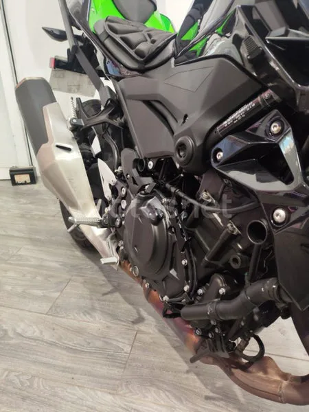 Kawasaki Z400 - Vista 7