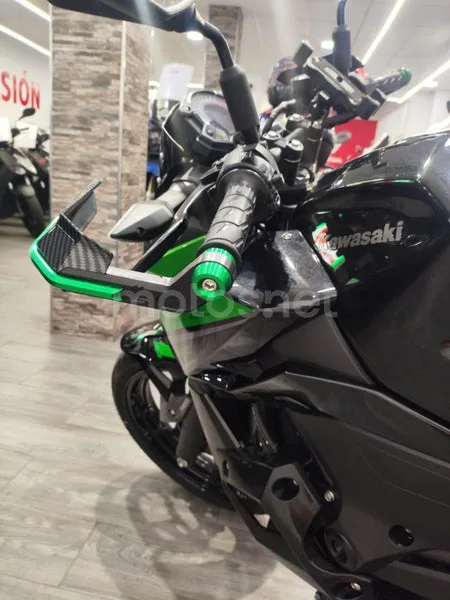 Kawasaki Z400 - Vista 9
