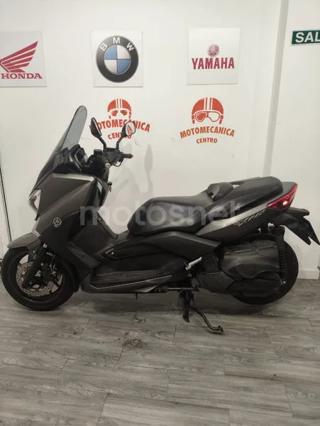Yamaha XMAX 400 - Vista 3