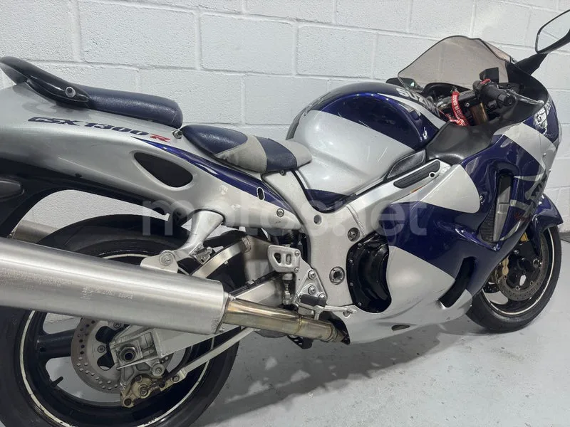 Suzuki Hayabusa - Vista 16