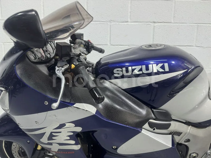 Suzuki Hayabusa - Vista 21