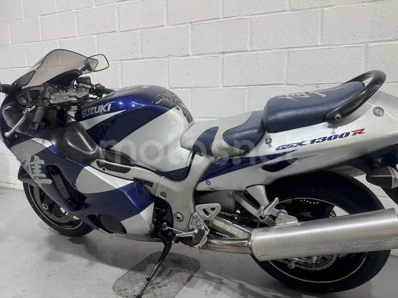 Suzuki Hayabusa - Vista 24