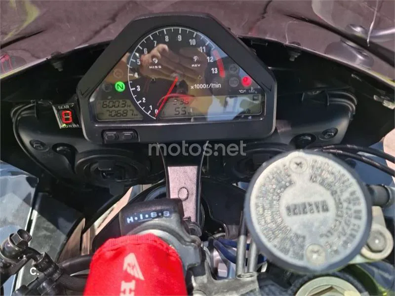 Honda CBR1000RR Fireblade - Vista 5