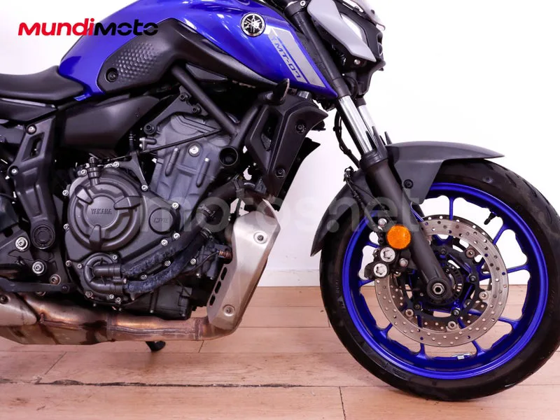 Yamaha MT-07 - Vista 20