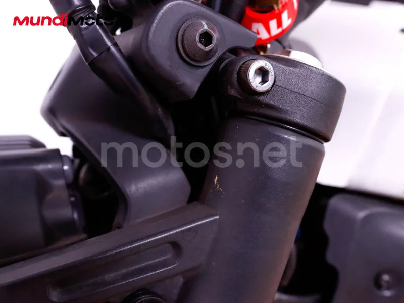 Yamaha XSR700 - Vista 20