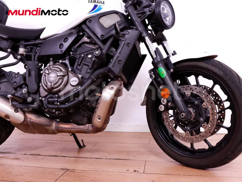 Yamaha XSR700 - Vista 24