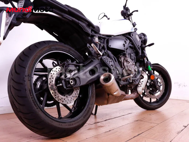 Yamaha XSR700 - Vista 4