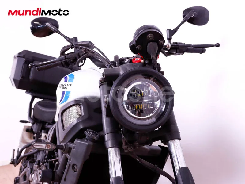 Yamaha XSR700 - Vista 5