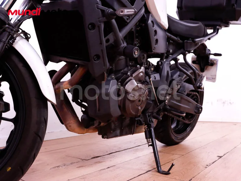 Yamaha XSR700 - Vista 10