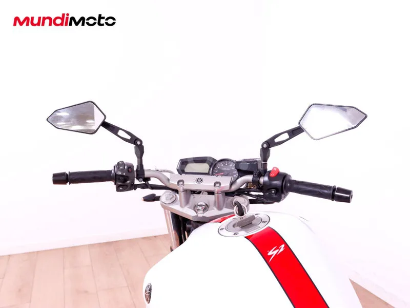 Yamaha FZ6 S2 - Vista 11