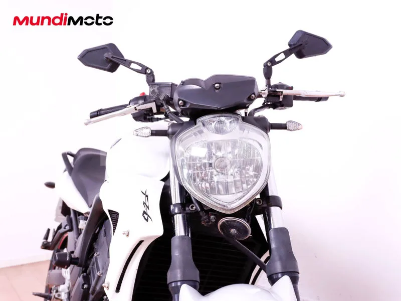 Yamaha FZ6 S2 - Vista 5
