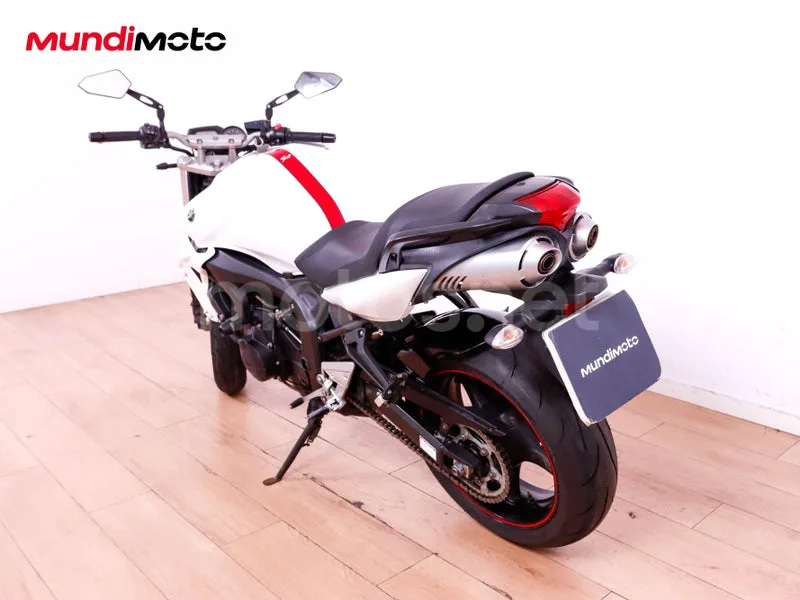 Yamaha FZ6 S2 - Vista 8